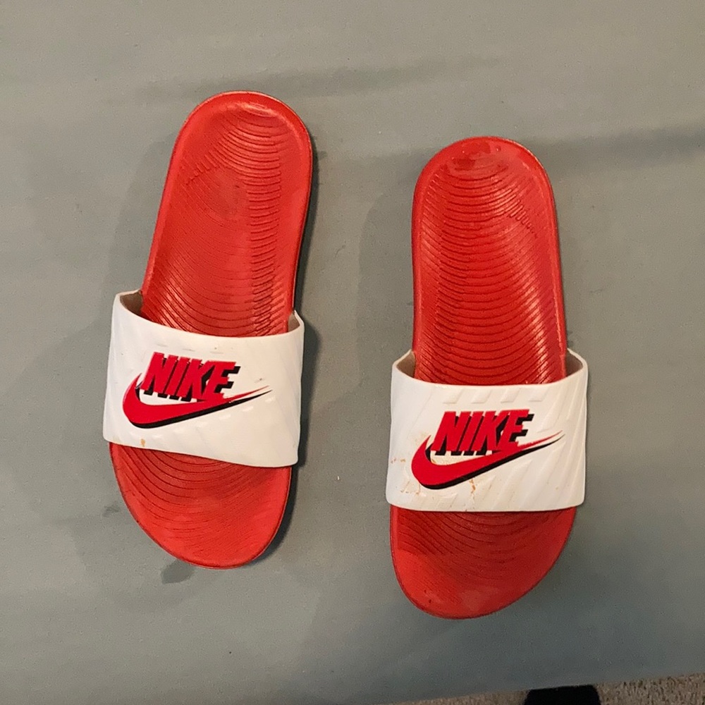 Nike flip flops